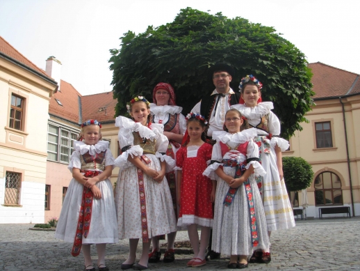 Hanáci a hanačky v krojích; foto: Stanislav Vrtal